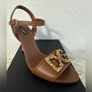 Dolce & Gabbana AMORE LOGO
SANDALS IN CALESKIN Size 39.5 (NEW)